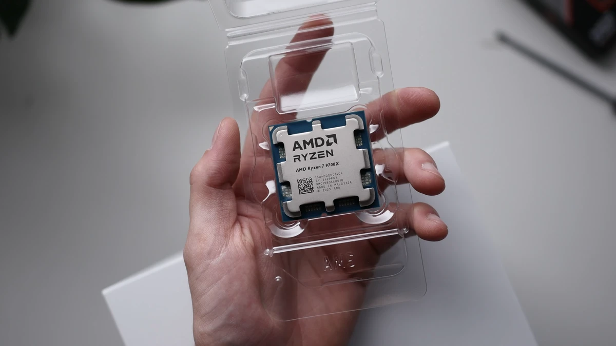 AMD Ryzen 7 9700X