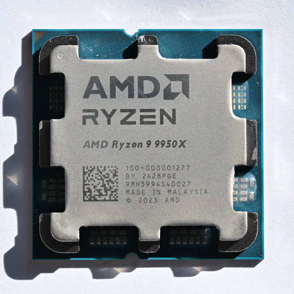 AMD Ryzen 9 9950X