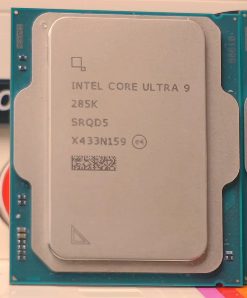 INTEL CORE ULTRA 7 265K - DOVRESTI COMPRARLO? 👀; photographic still00:01:50.800 showing285K/265K, previously cropped on Commons